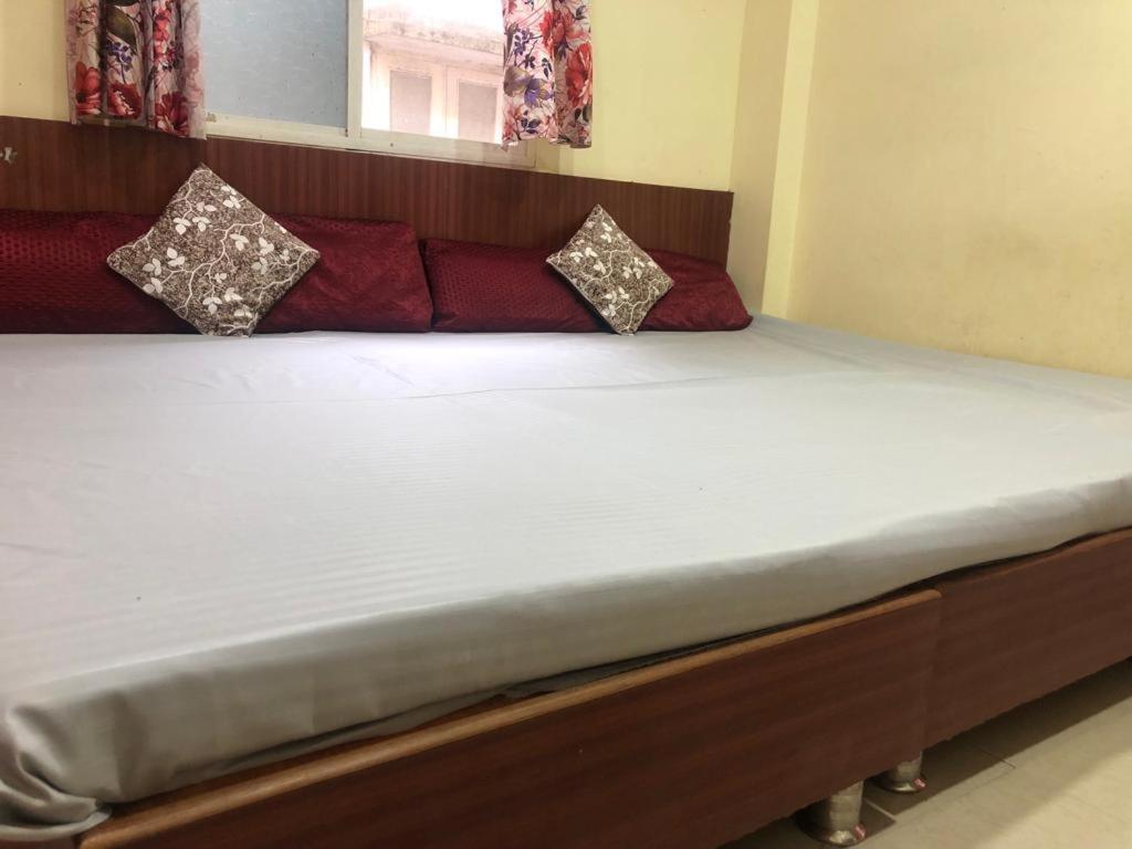 New Yanti Guest House Ujjain Extérieur photo