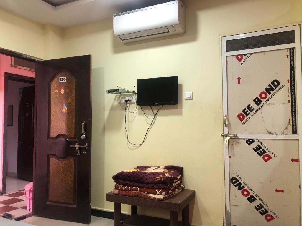New Yanti Guest House Ujjain Extérieur photo