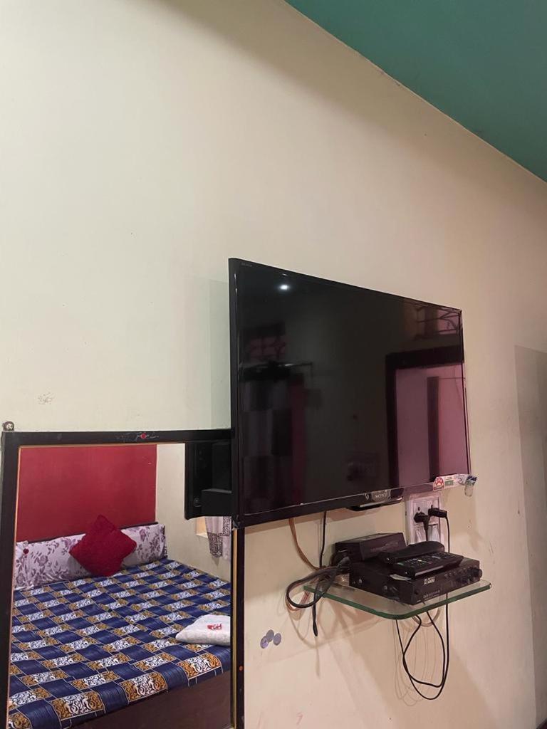 New Yanti Guest House Ujjain Extérieur photo