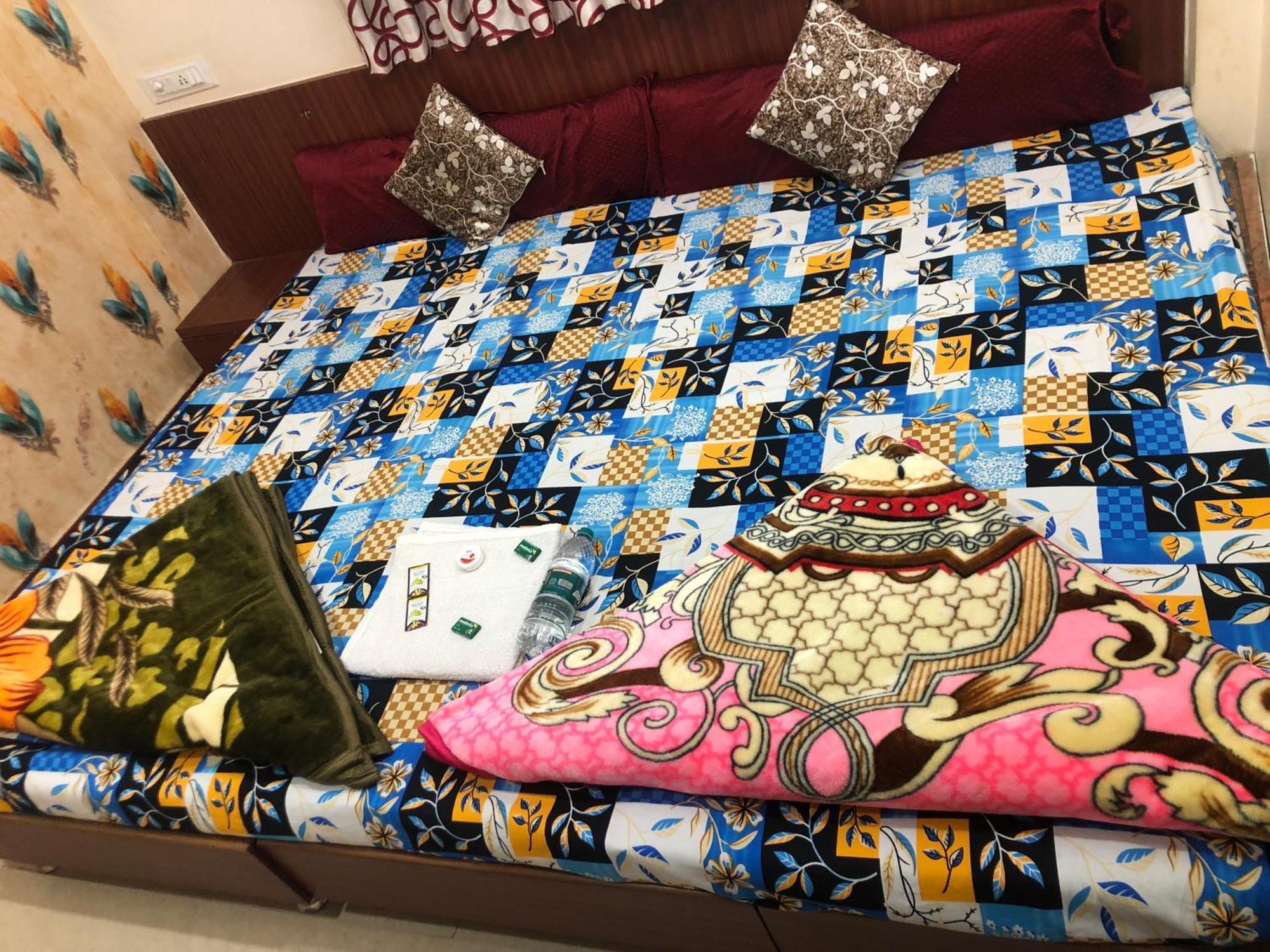 New Yanti Guest House Ujjain Extérieur photo
